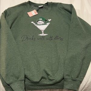 Chic Green Crewneck Sweater with Graphic
